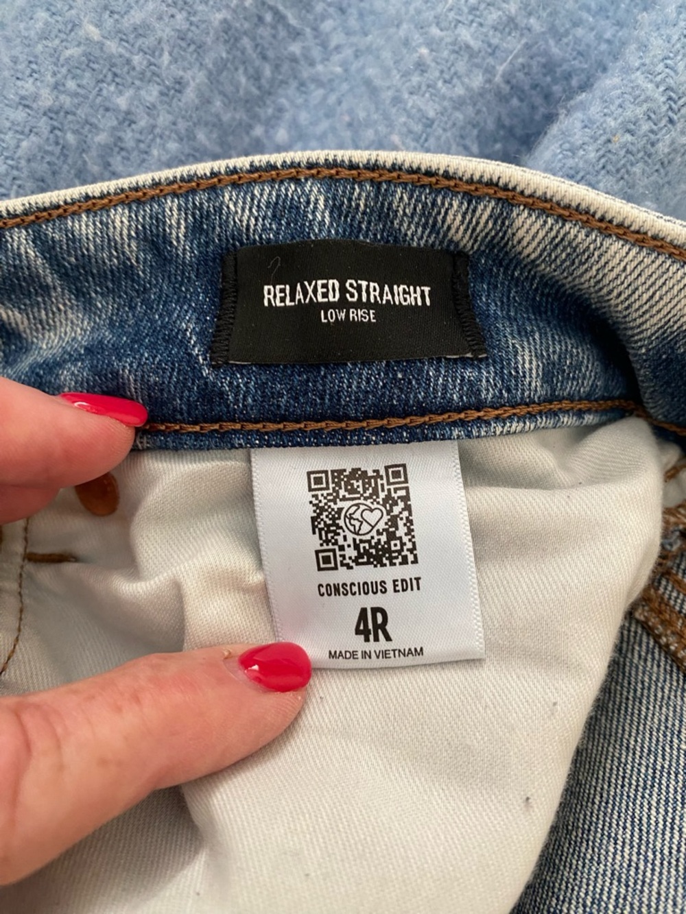 Express Light Wash Denim Jeans - Picture 6 of 8